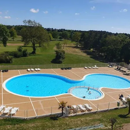 Charming With Dishwasher Located At A Golf Course * LʼAiguillon-sur-Vie