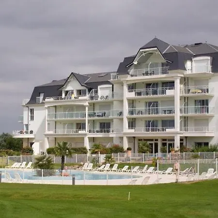 Charming With Dishwasher Located At A Golf Course Appartement *