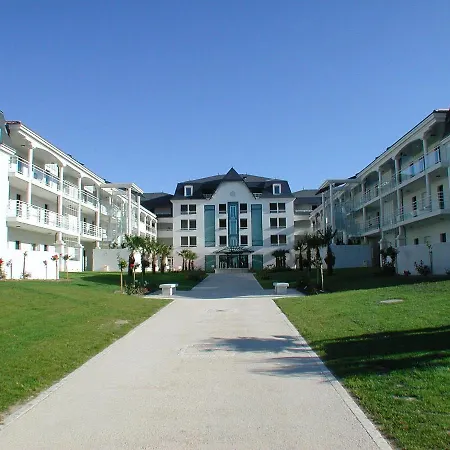 Appartement Charming With Dishwasher Located At A Golf Course